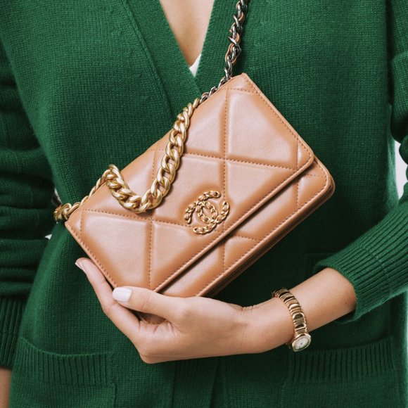 Shop handbags, fine jewelry, watches, apparel, shoes and small leather goods. - Picture 13 of 13